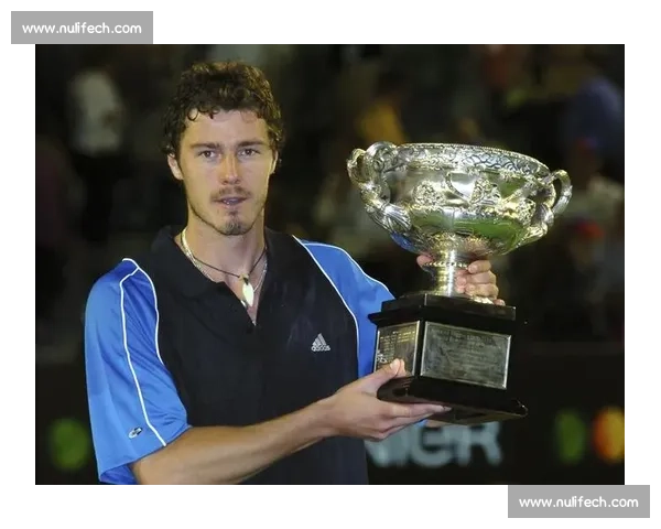 力量与技巧的巅峰对决萨芬VS桑普拉斯的时代碰撞网坛传奇经典战